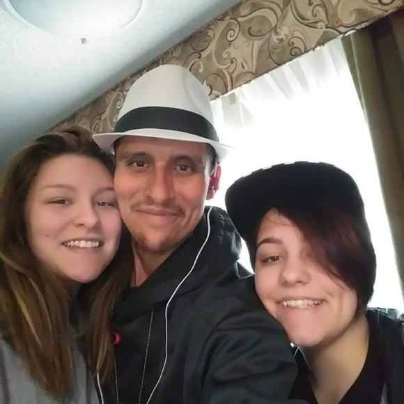 Meet your Posher, Santos - Picture 1 of 1